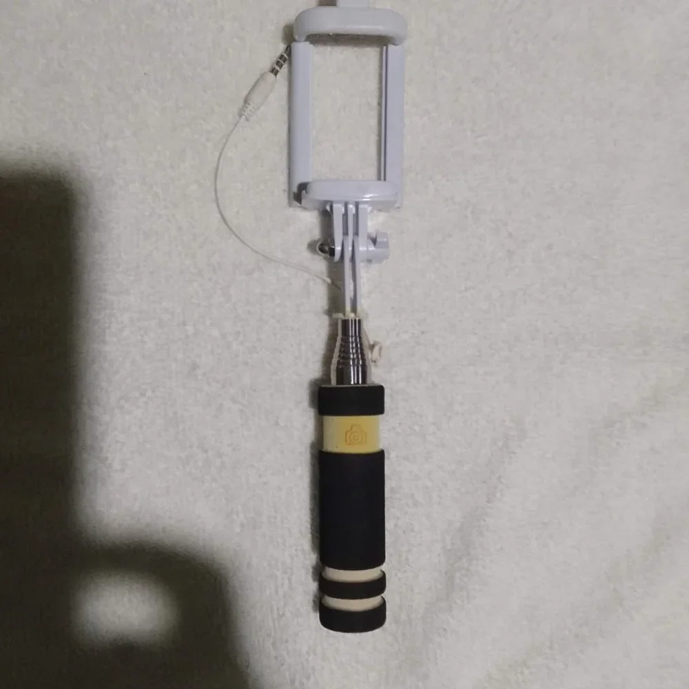 Protis wireless mini cable selfie sticks for remote photo-taking, brand new